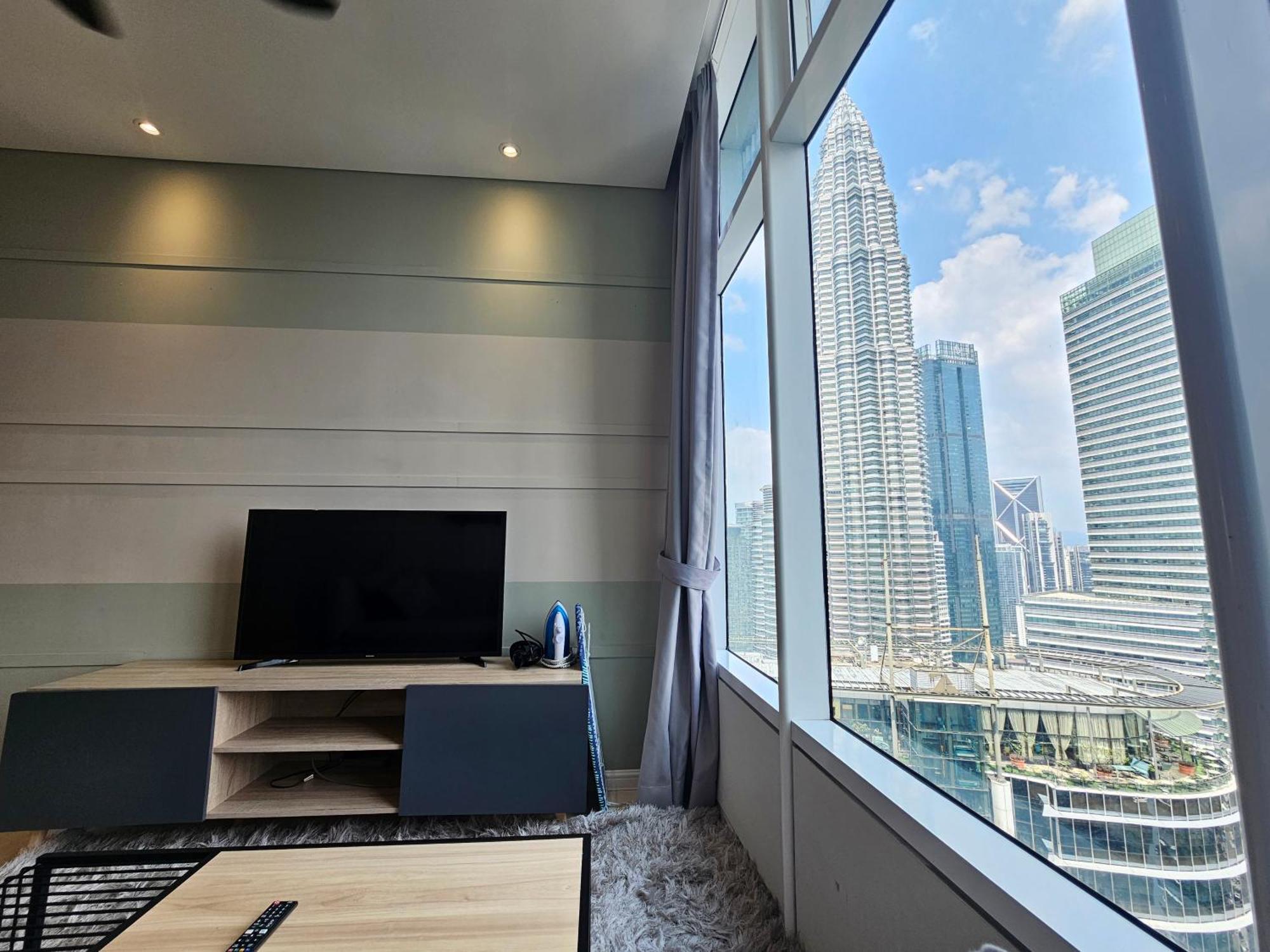 Sky Suites Klcc By Staylar Kuala Lumpur Exterior photo