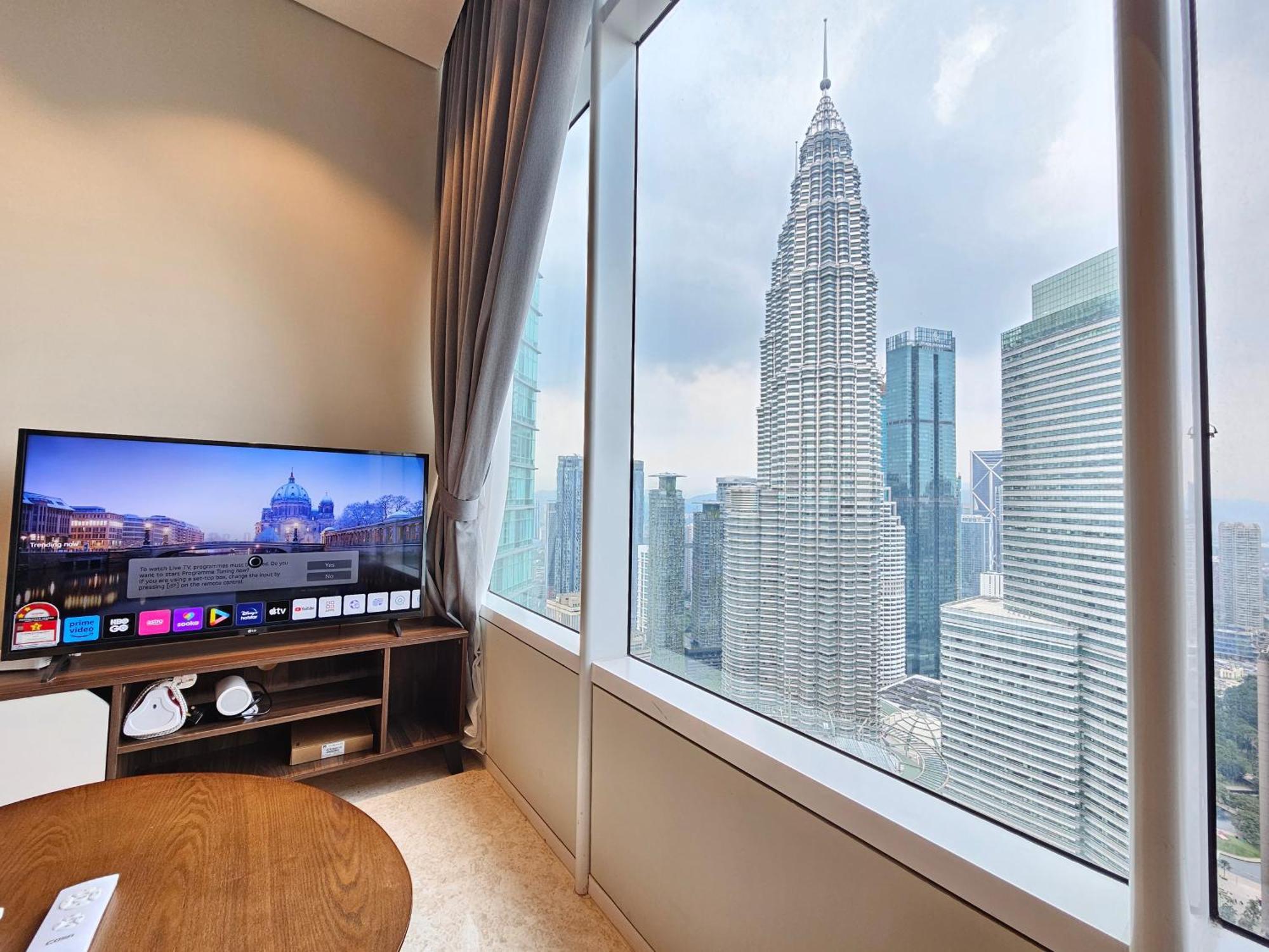 Sky Suites Klcc By Staylar Kuala Lumpur Exterior photo